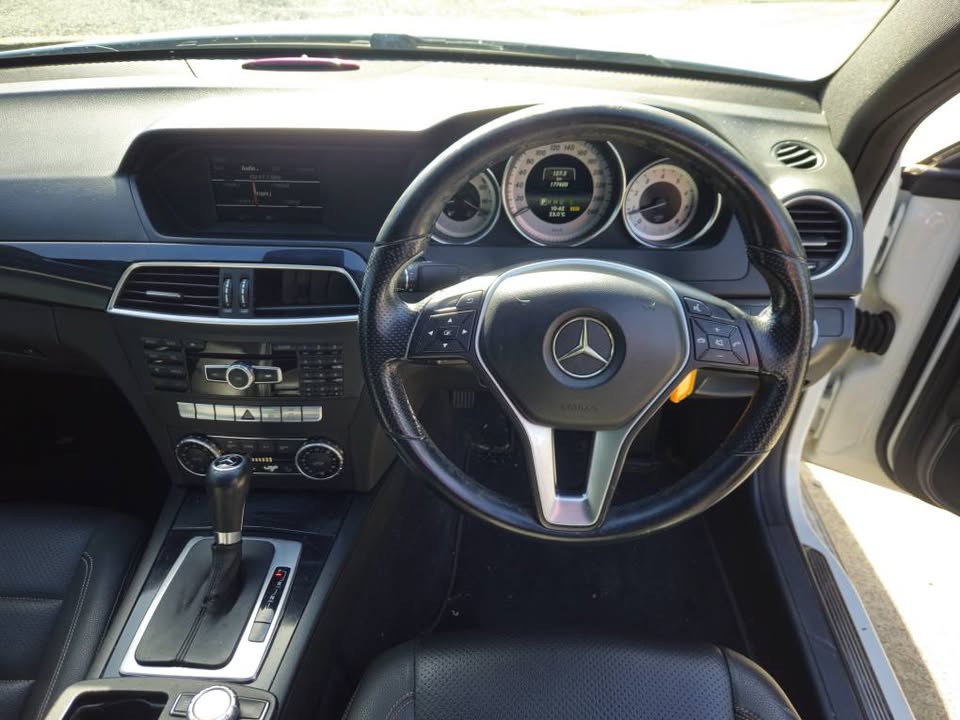 2013 Mercedes-Benz c180 w204 automatic coupe 7.jpg